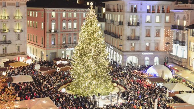 Decorazioni Natalizie Lugano.Natale In Piazza A Lugano Como Per I Bambini